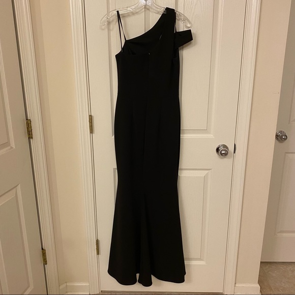 XSCAPE Cold-Shoulder Asymmetrical Leg-Slit Gown in Black Size 4P - Picture 6 of 10